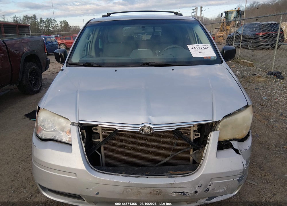 2010 CHRYSLER TOWN & COUNTRY LX VIN: 2A4RR4DE3AR173779
