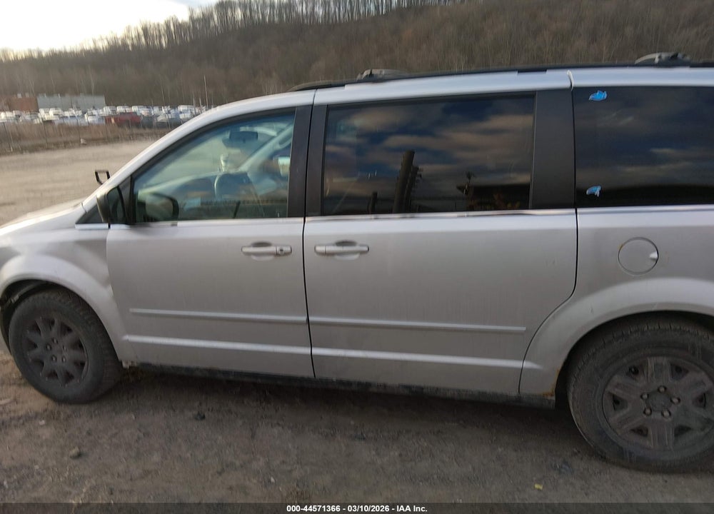 2010 CHRYSLER TOWN & COUNTRY LX VIN: 2A4RR4DE3AR173779