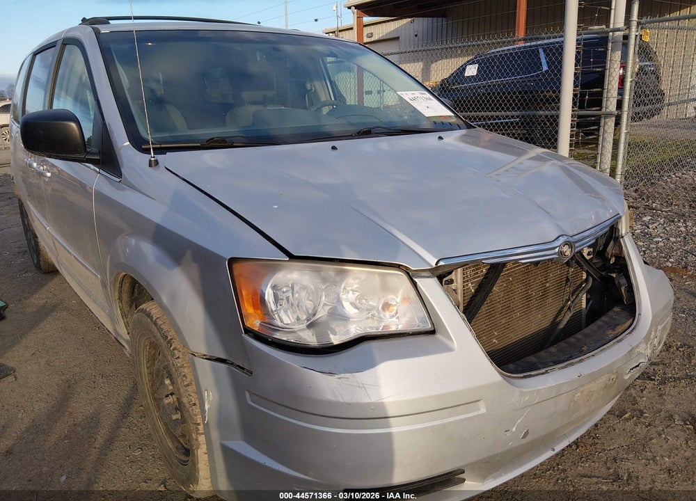 2010 CHRYSLER TOWN & COUNTRY LX VIN: 2A4RR4DE3AR173779
