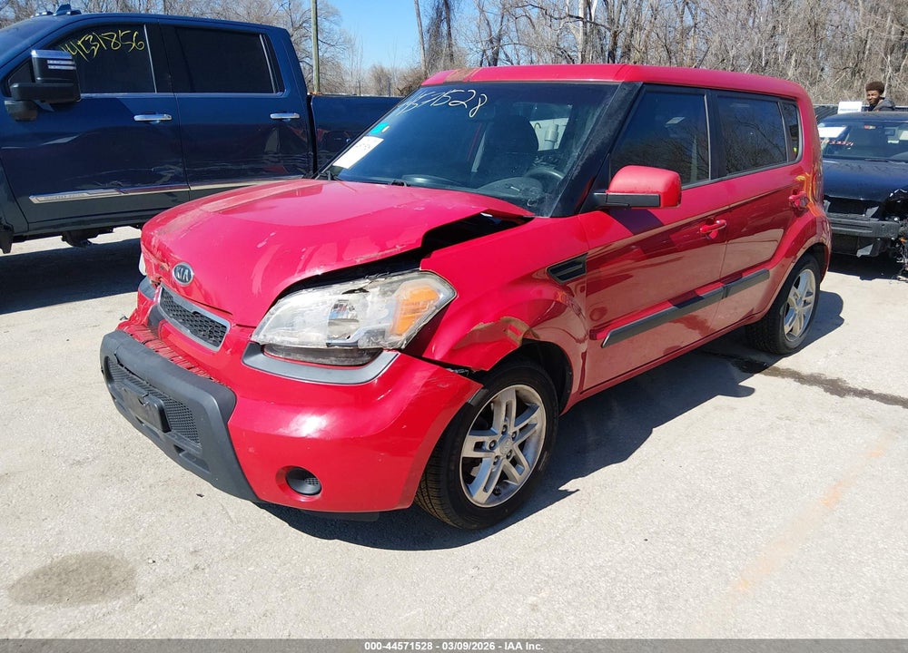 2011 KIA SOUL + VIN: KNDJT2A26B7215576