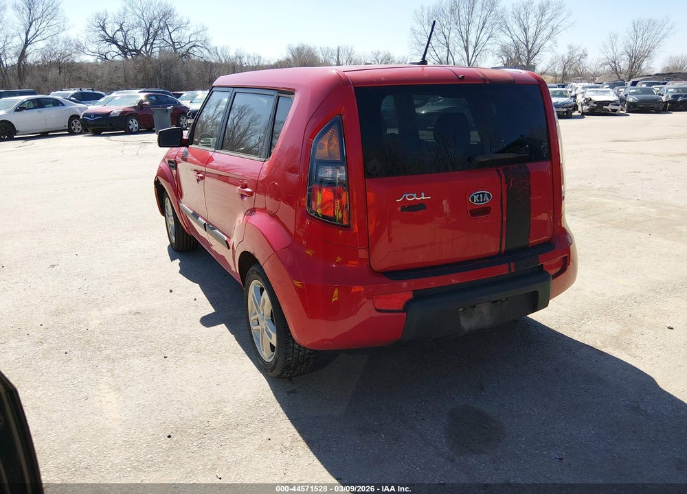2011 KIA SOUL + VIN: KNDJT2A26B7215576