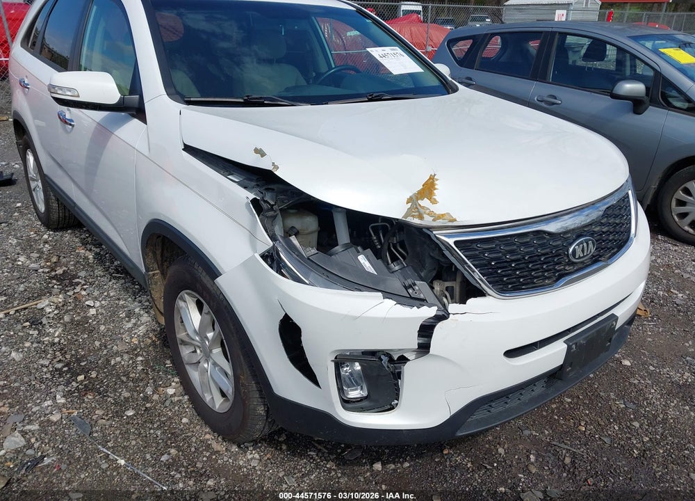 2015 KIA SORENTO LX VIN: 5XYKT3A60FG555800