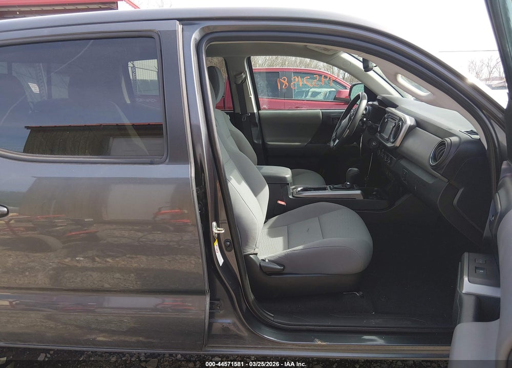 2019 TOYOTA TACOMA SR5 V6 VIN: 3TMCZ5AN6KM243063