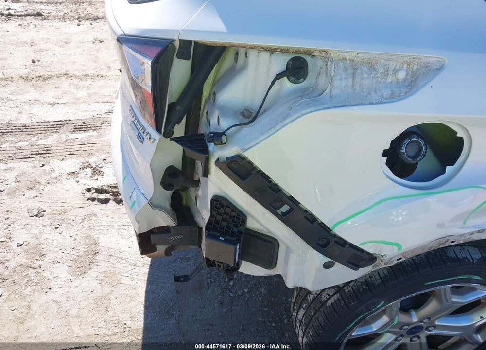 2017 FORD ESCAPE TITANIUM VIN: 1FMCU9JD9HUC08000