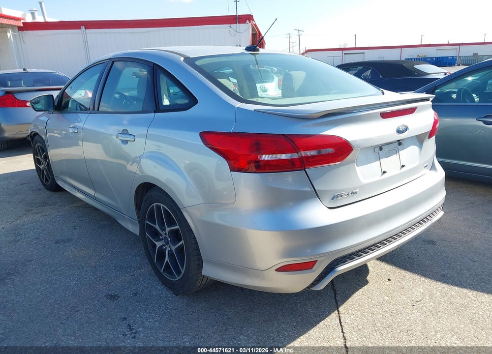 2015 FORD FOCUS SE VIN: 1FADP3F26FL213233