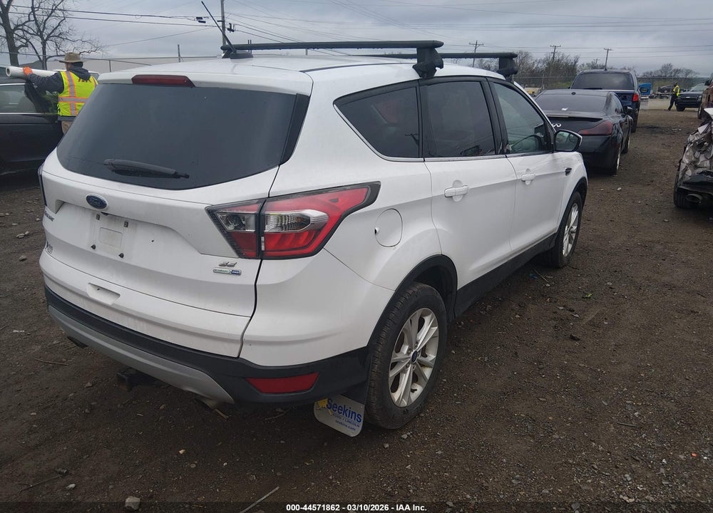 2017 FORD ESCAPE SE VIN: 1FMCU9GD4HUA84029