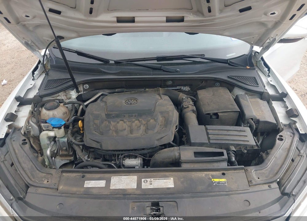 2018 VOLKSWAGEN PASSAT 2.0T SE VIN: 1VWBA7A30JC017417