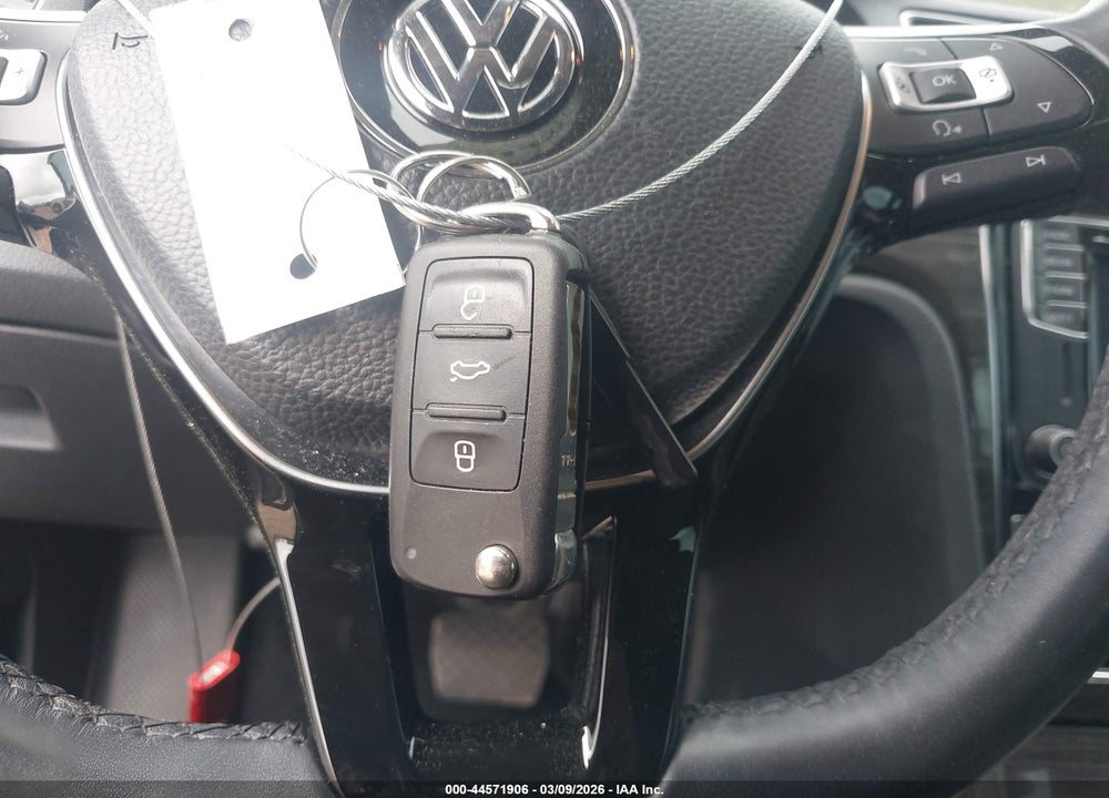 2018 VOLKSWAGEN PASSAT 2.0T SE VIN: 1VWBA7A30JC017417