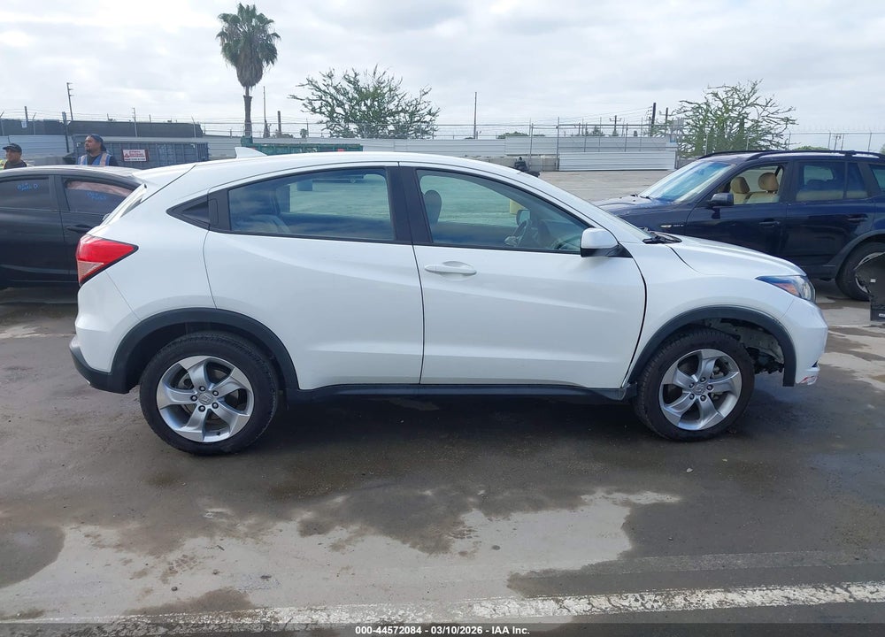 2016 HONDA HR-V LX VIN: 3CZRU5H32GM727097