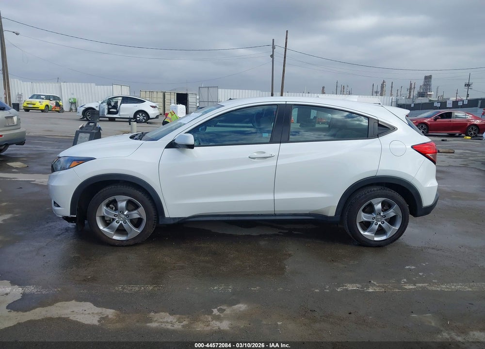 2016 HONDA HR-V LX VIN: 3CZRU5H32GM727097