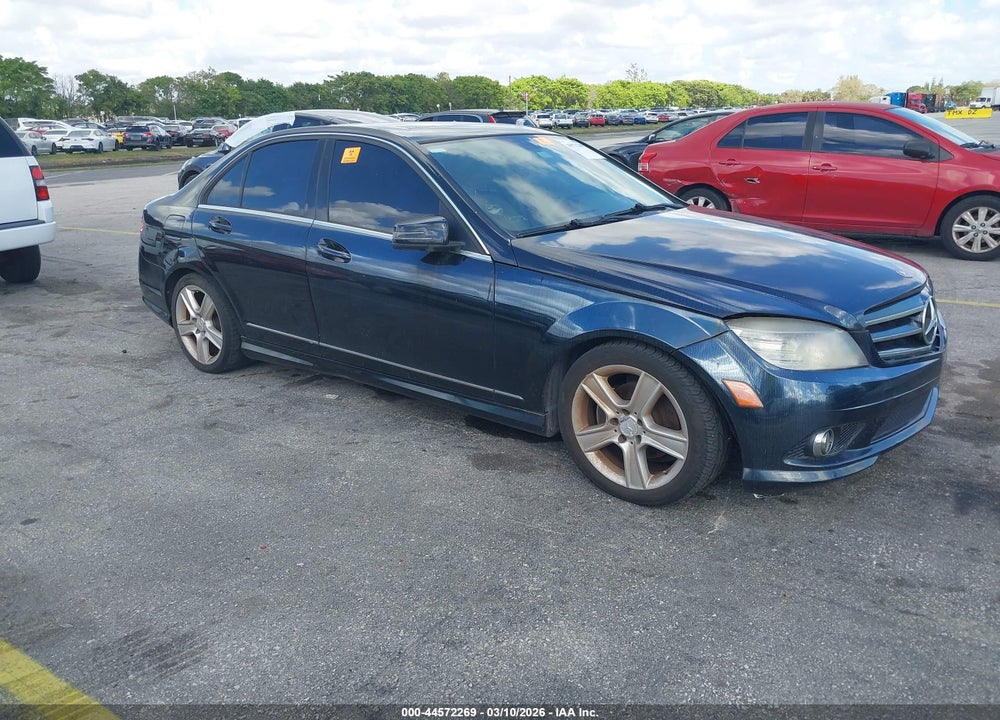 2010 MERCEDES-BENZ C 300 LUXURY/SPORT VIN: WDDGF5EB8AR129093