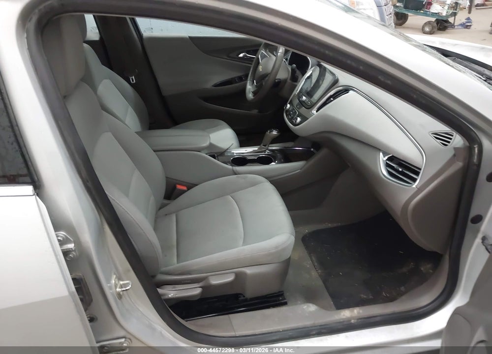 2018 CHEVROLET MALIBU LT VIN: 1G1ZD5ST5JF123607
