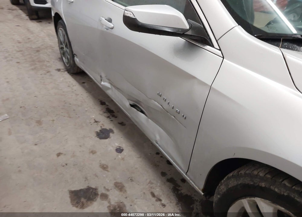 2018 CHEVROLET MALIBU LT VIN: 1G1ZD5ST5JF123607