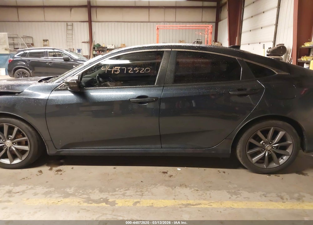 2019 HONDA CIVIC EX VIN: 19XFC1F33KE008404