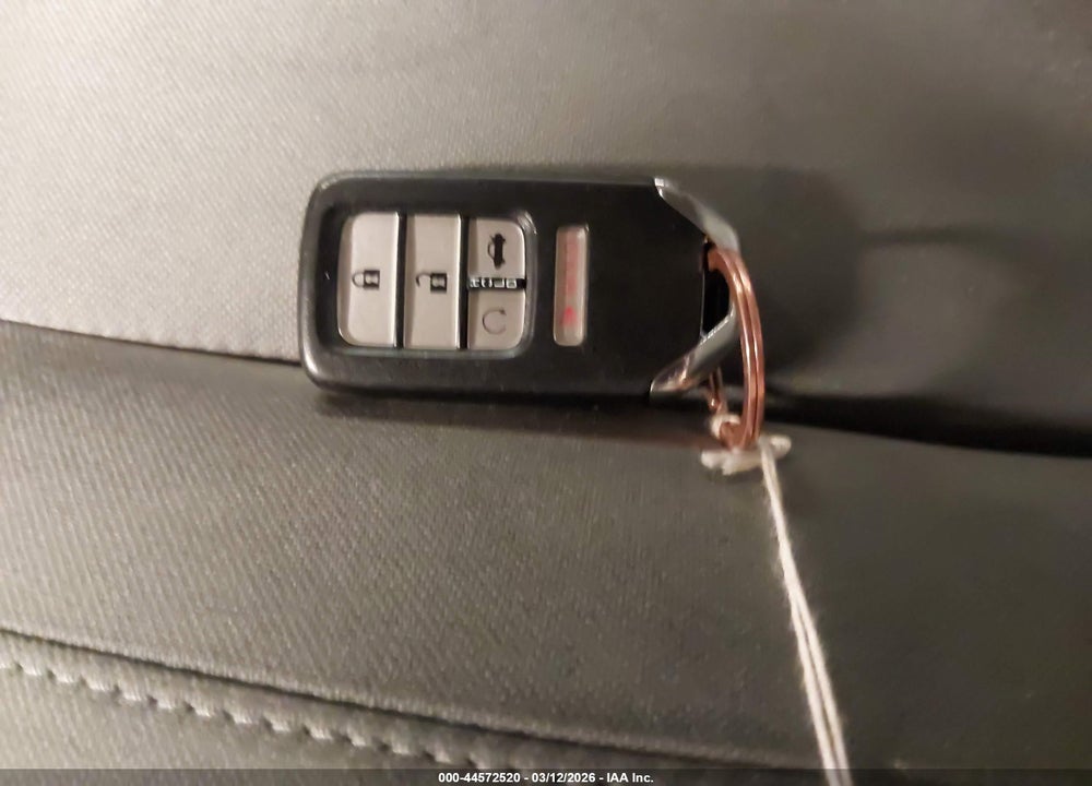 2019 HONDA CIVIC EX VIN: 19XFC1F33KE008404
