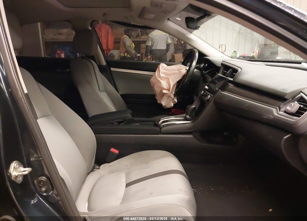 2019 HONDA CIVIC EX VIN: 19XFC1F33KE008404