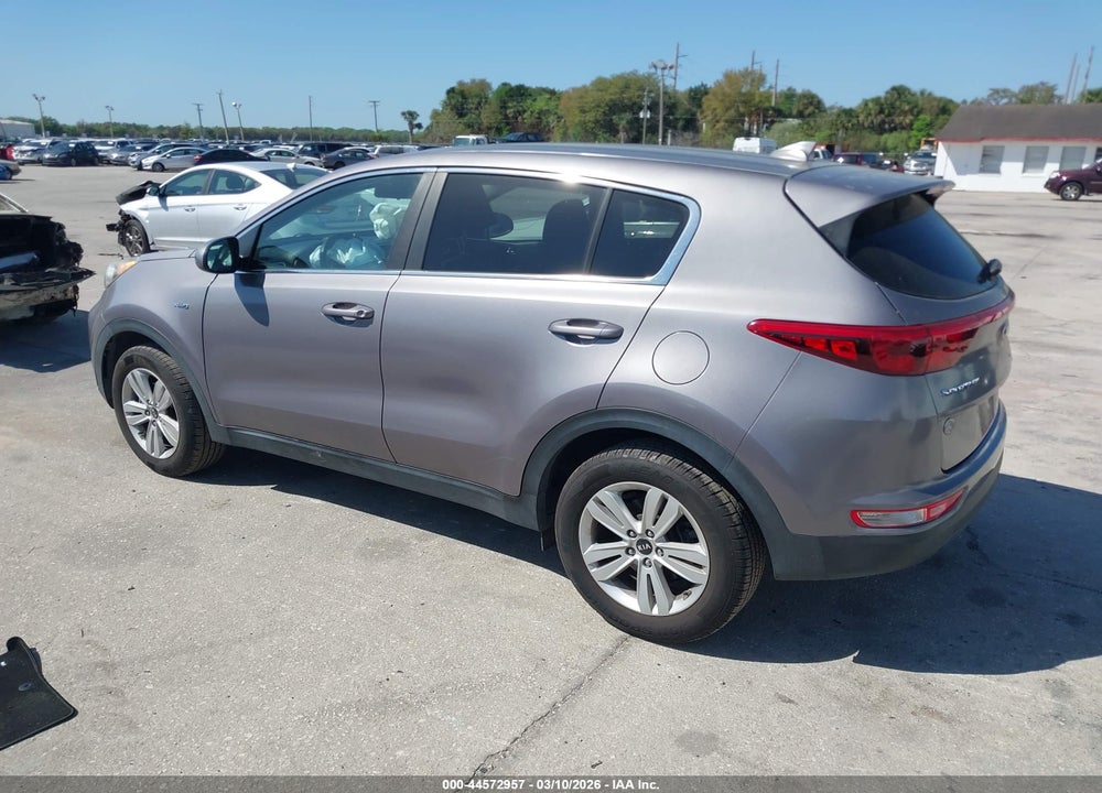 2018 KIA SPORTAGE LX VIN: KNDPMCAC1J7339498