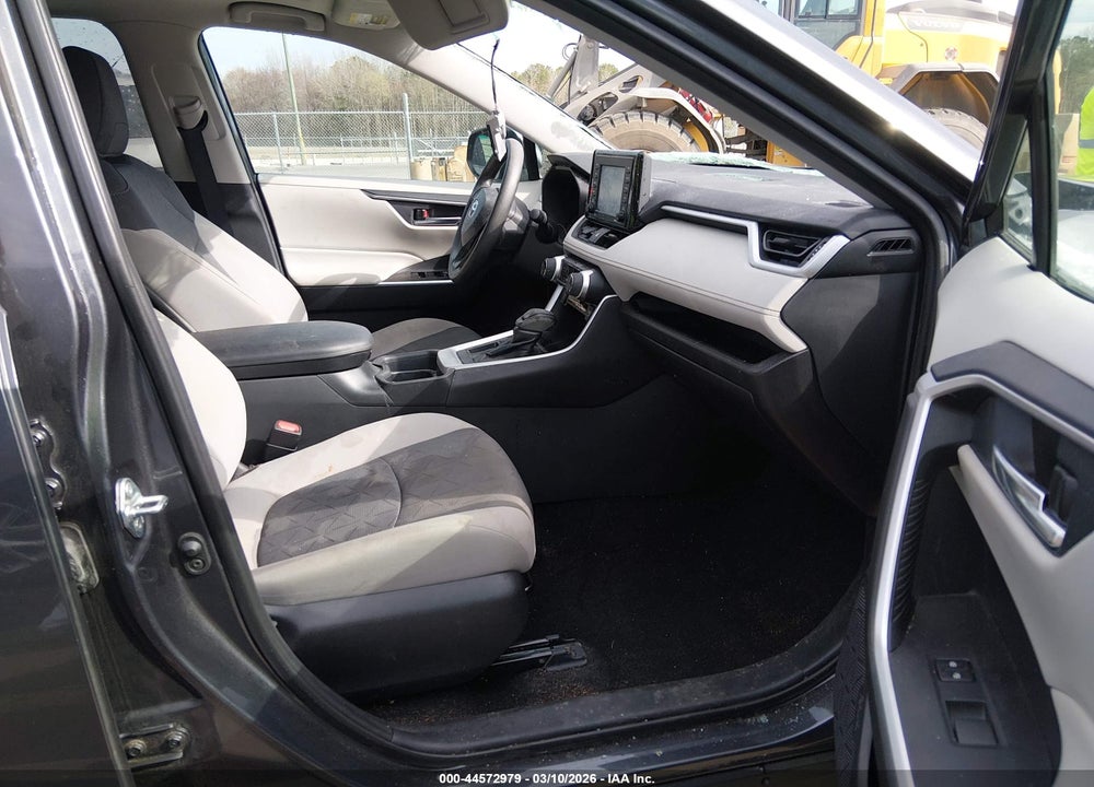 2021 TOYOTA RAV4 XLE VIN: 2T3W1RFV1MW106277