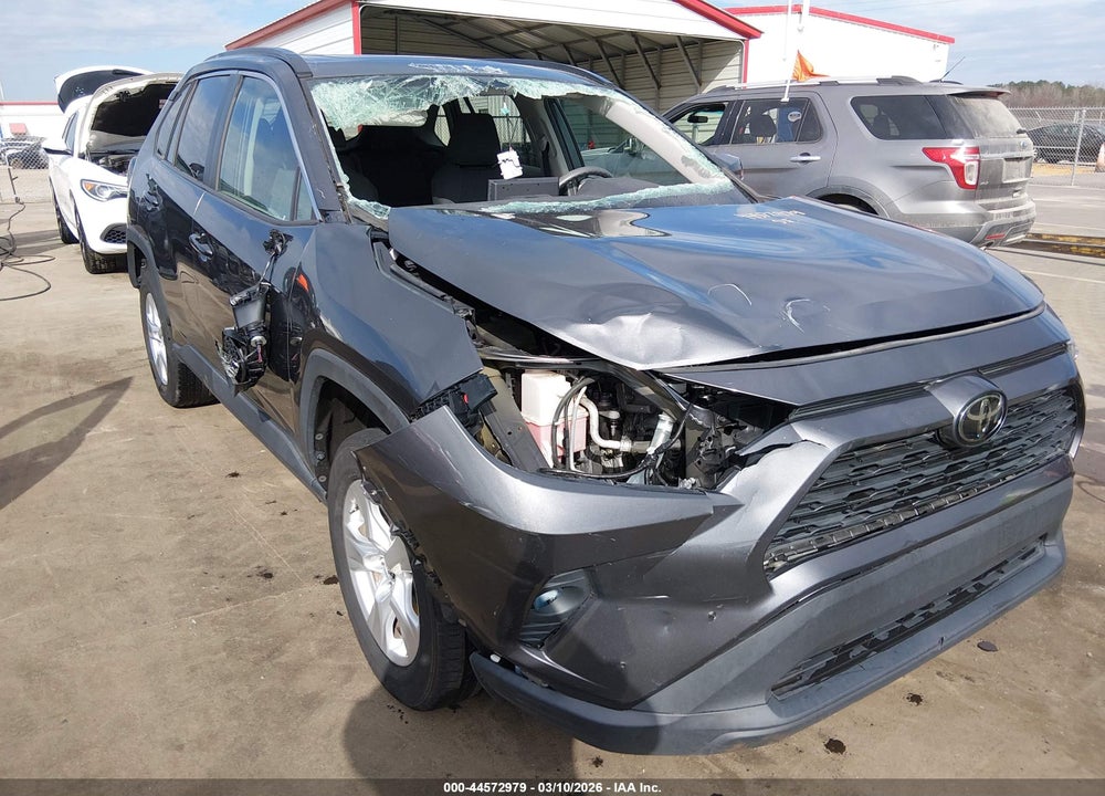 2021 TOYOTA RAV4 XLE VIN: 2T3W1RFV1MW106277