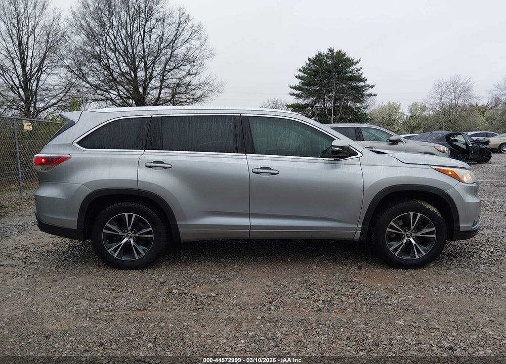 2016 TOYOTA HIGHLANDER XLE V6 VIN: 5TDKKRFH3GS138546