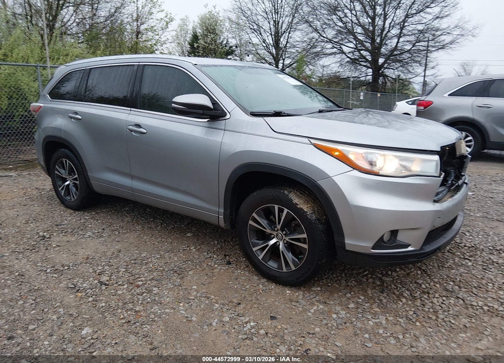 2016 TOYOTA HIGHLANDER XLE V6 VIN: 5TDKKRFH3GS138546