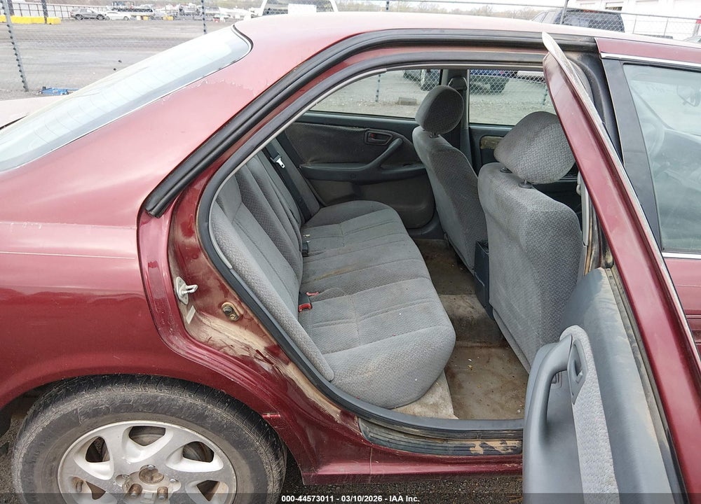 2001 TOYOTA CAMRY LE VIN: JT2BG22K910556798