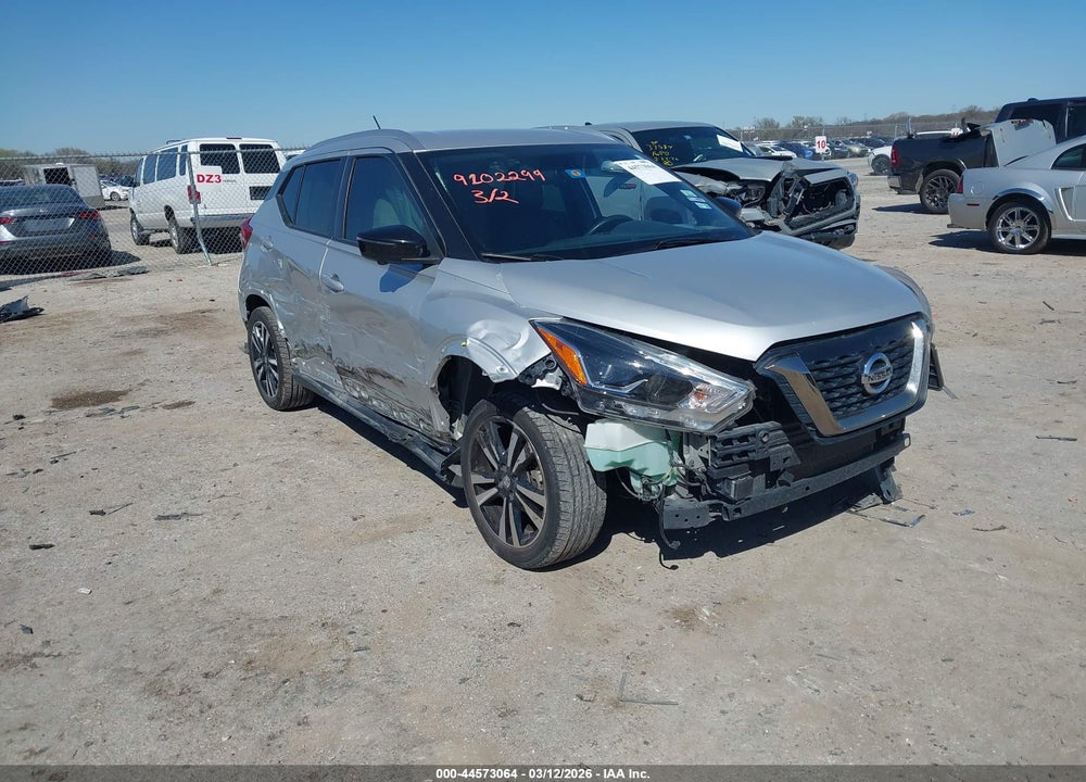 2019 NISSAN KICKS SR VIN: 3N1CP5CU7KL549997