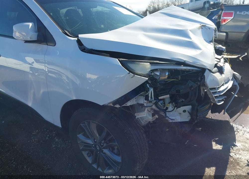 2015 HYUNDAI TUCSON SE VIN: KM8JU3AG1FU113944