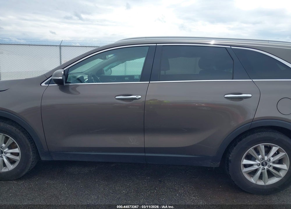2019 KIA SORENTO 2.4L LX VIN: 5XYPG4A3XKG440136