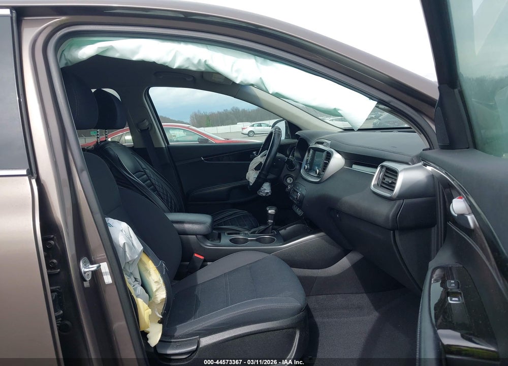 2019 KIA SORENTO 2.4L LX VIN: 5XYPG4A3XKG440136