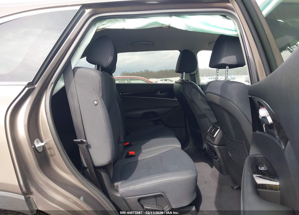 2019 KIA SORENTO 2.4L LX VIN: 5XYPG4A3XKG440136