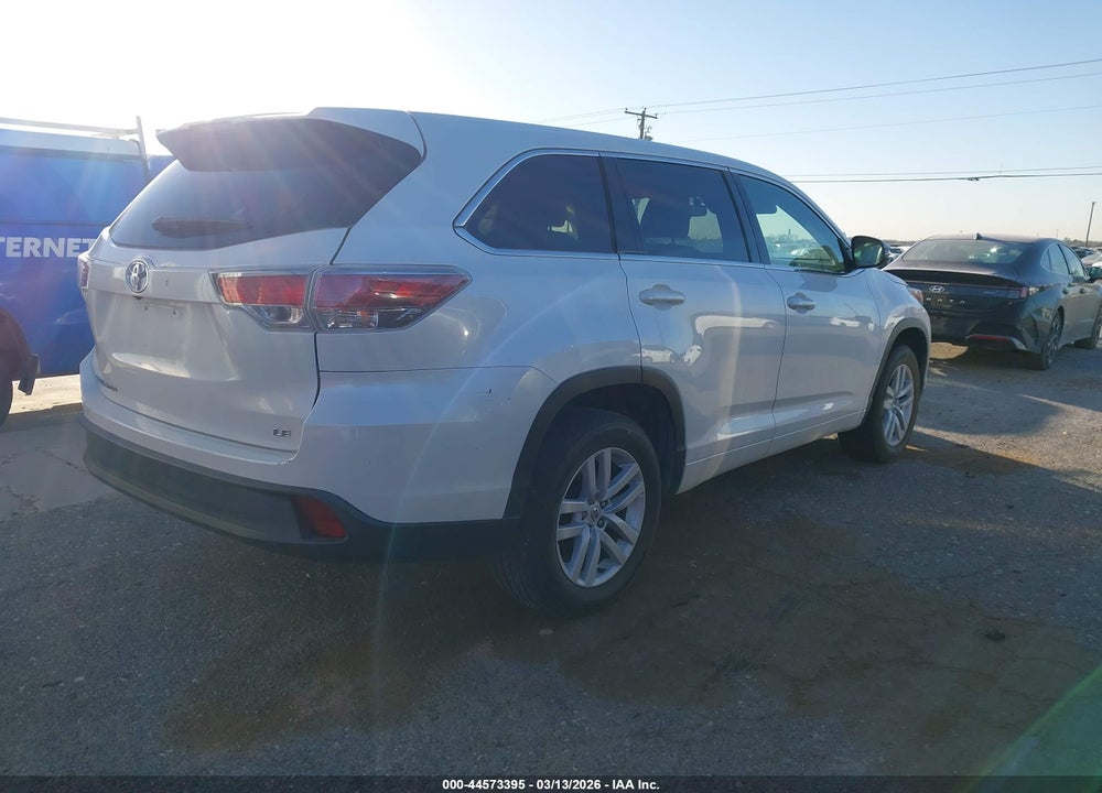 2015 TOYOTA HIGHLANDER LE V6 VIN: 5TDZKRFH1FS056439