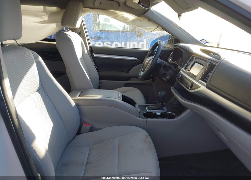 2015 TOYOTA HIGHLANDER LE V6 VIN: 5TDZKRFH1FS056439