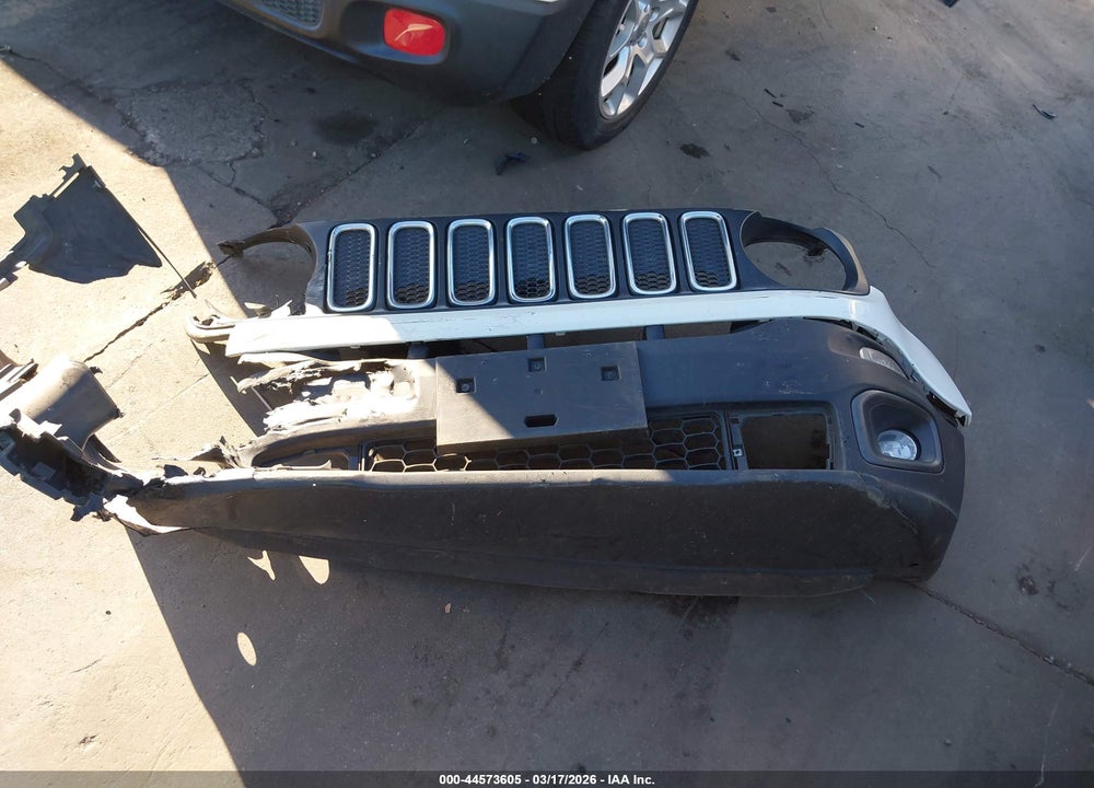 2018 JEEP RENEGADE LATITUDE FWD VIN: ZACCJABB1JPH34401