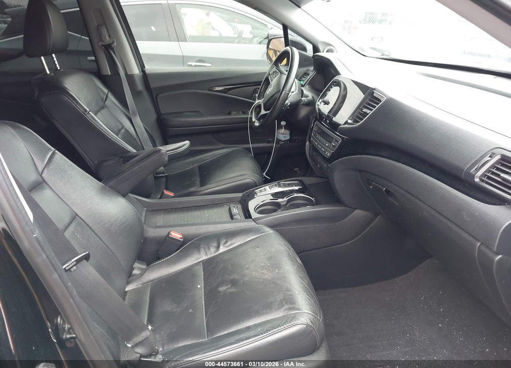 2019 HONDA PILOT TOURING VIN: 5FNYF6H97KB024260