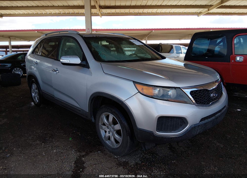 2013 KIA SORENTO LX V6 VIN: 5XYKT4A27DG403724