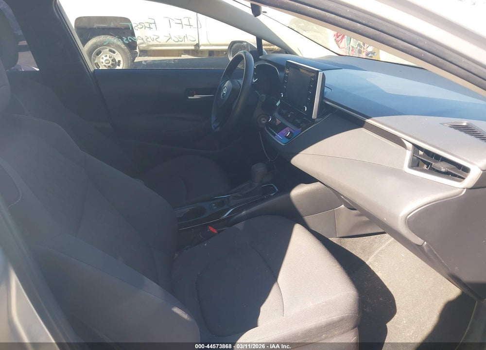 2021 TOYOTA COROLLA LE VIN: JTDEPMAE1MJ160584