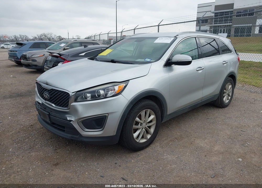 2016 KIA SORENTO 3.3L LX VIN: 5XYPG4A57GG108499