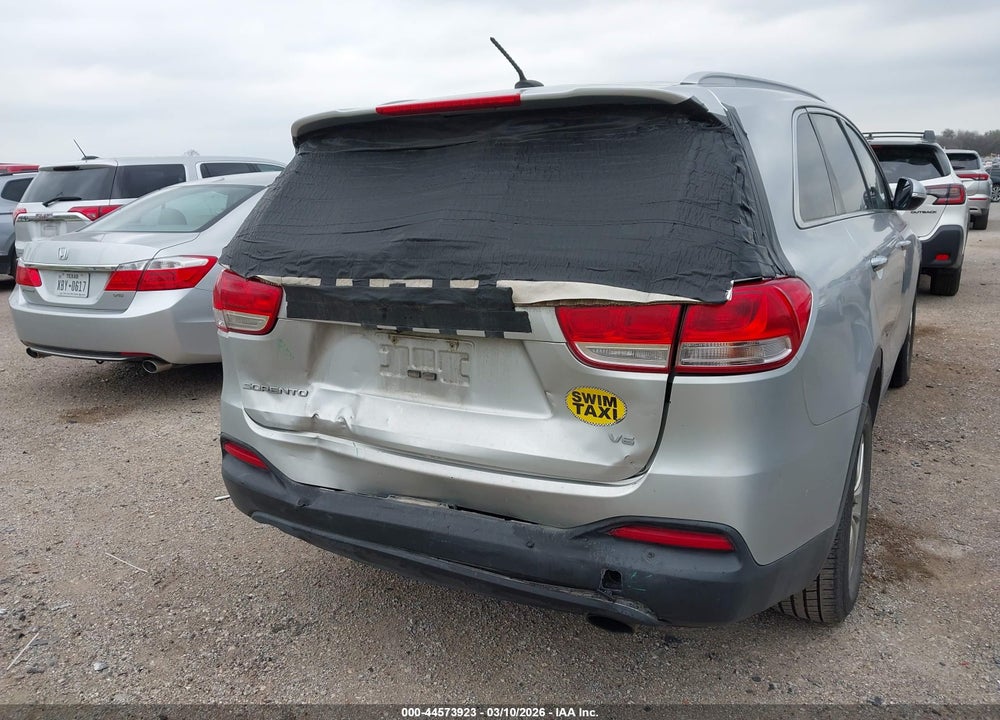2016 KIA SORENTO 3.3L LX VIN: 5XYPG4A57GG108499