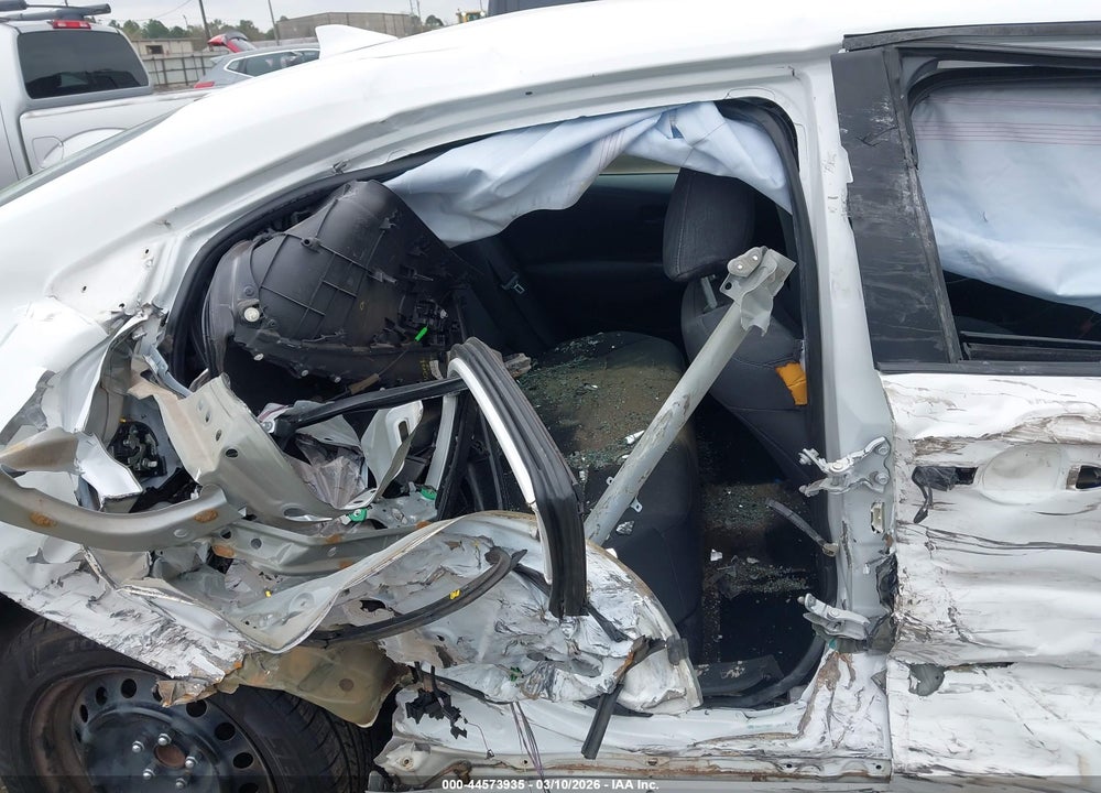 2022 TOYOTA COROLLA LE VIN: 5YFEPMAE2NP325748