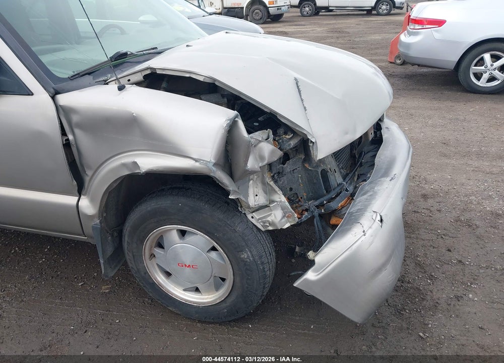 2002 GMC SONOMA SLS VIN: 1GTCS19W128153351