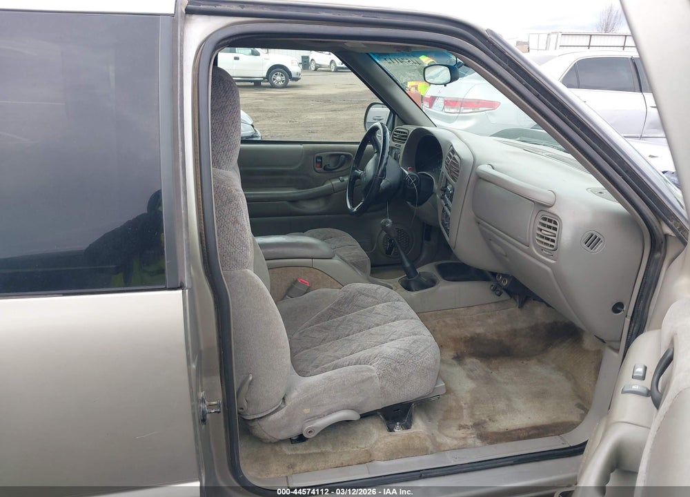 2002 GMC SONOMA SLS VIN: 1GTCS19W128153351