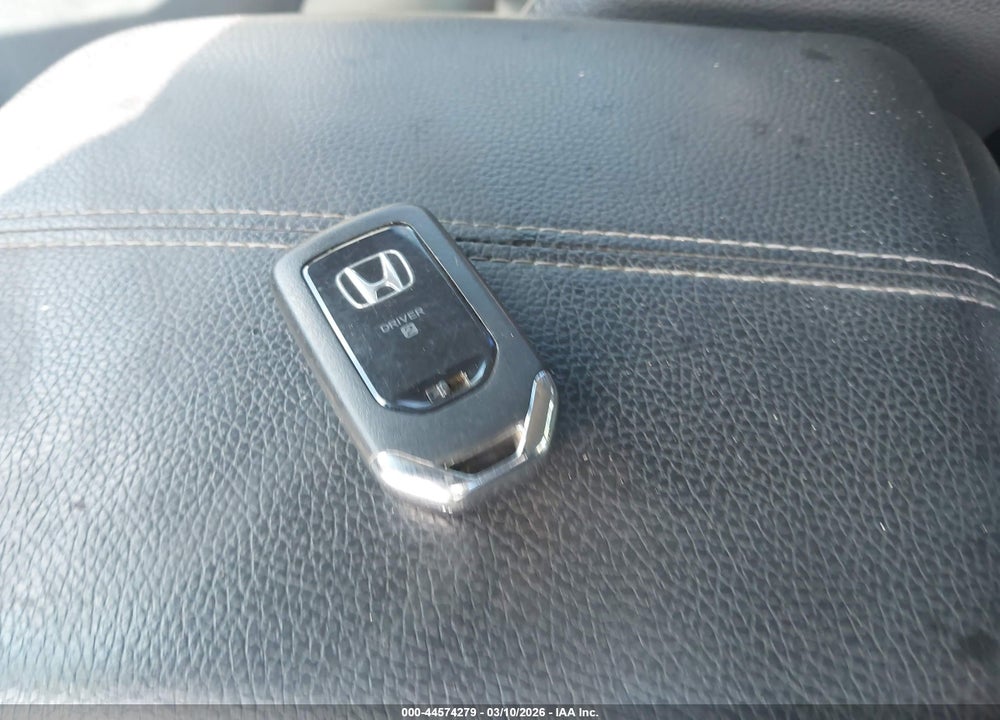 2017 HONDA ACCORD EX-L V6 VIN: 1HGCR3F8XHA023827