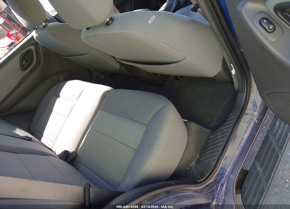 2005 FORD ESCAPE XLT VIN: 1FMCU93155KD65145