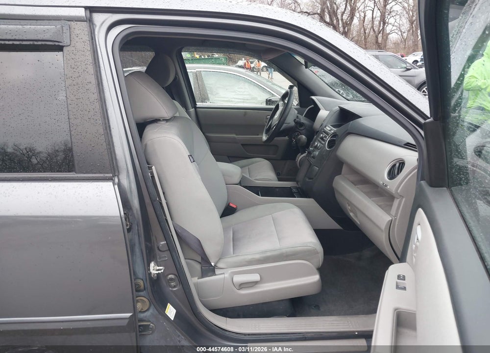 2012 HONDA PILOT EX VIN: 5FNYF4H40CB071981