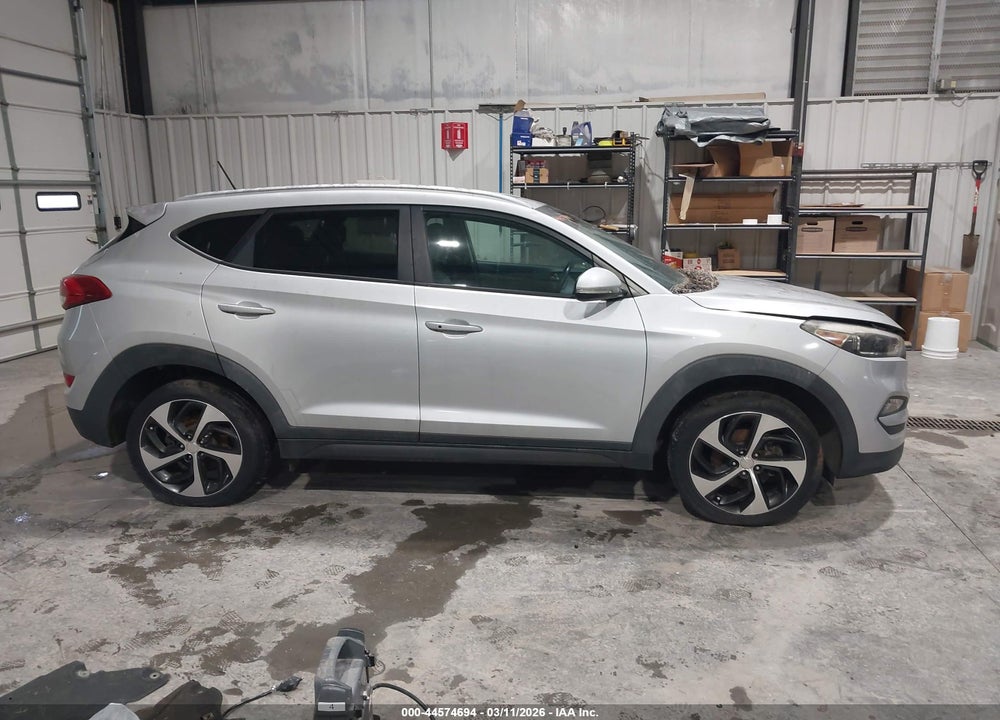 2016 HYUNDAI TUCSON SPORT VIN: KM8J3CA22GU033108