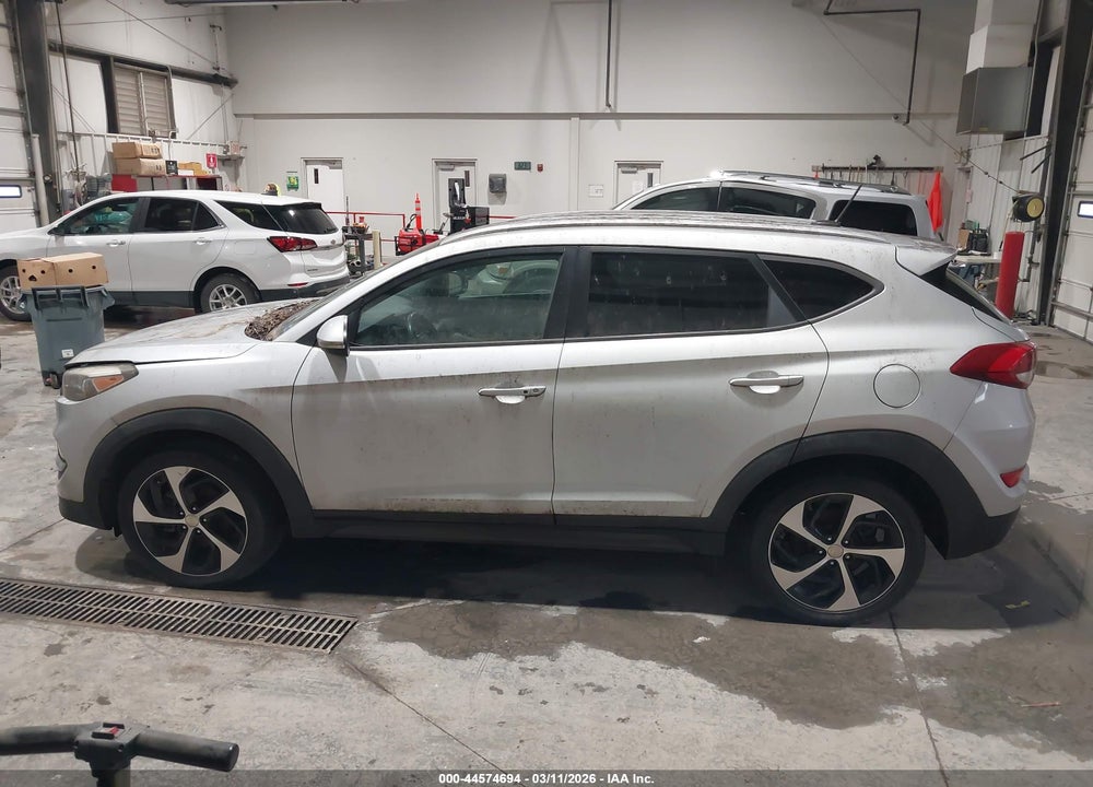 2016 HYUNDAI TUCSON SPORT VIN: KM8J3CA22GU033108