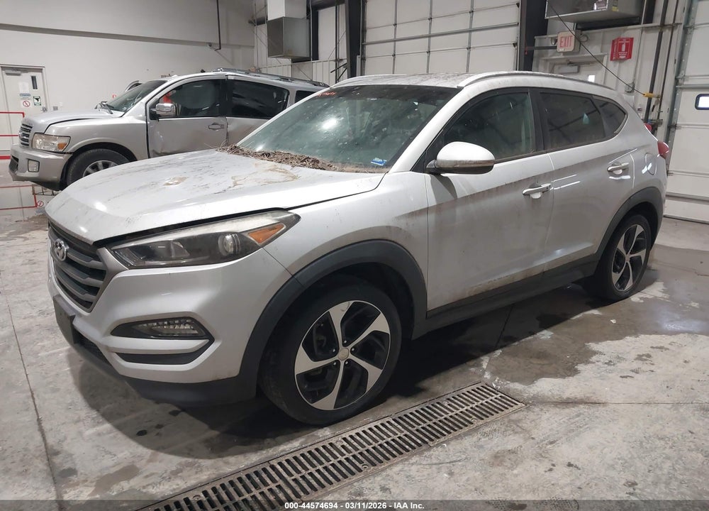 2016 HYUNDAI TUCSON SPORT VIN: KM8J3CA22GU033108