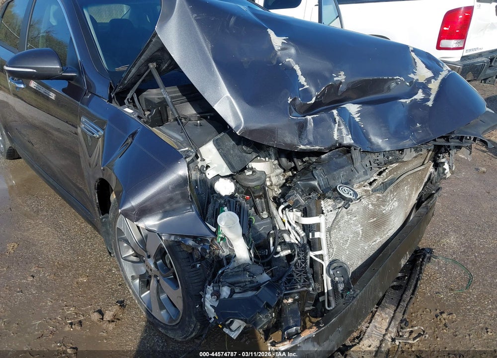 2019 KIA OPTIMA S VIN: 5XXGT4L36KG318726