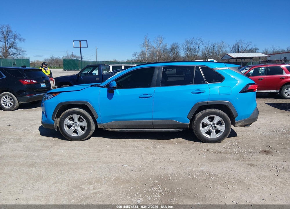 2019 TOYOTA RAV4 XLE VIN: JTMP1RFV5KD518314
